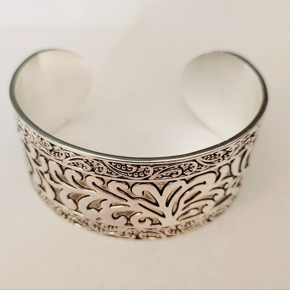 Premier Designs Monte Carlo Silverplated Cuff Bracelet Floral - Picture 2 of 6
